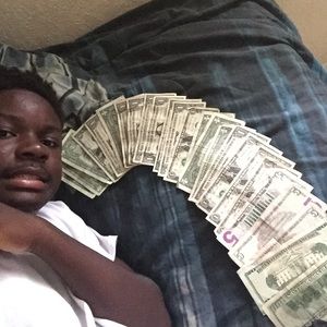 Meet your Posher, Dee